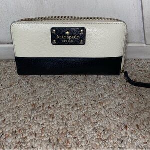 Kate Spade Two-Toned Zip Wallet